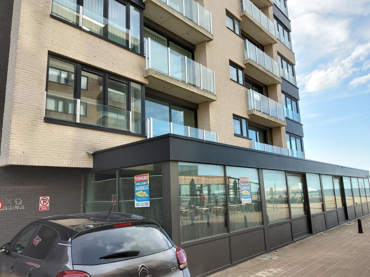 Koksijde Zeedijk La Digue 102 Appartement Met Garage - Lateraal Zeezicht Luaran gambar