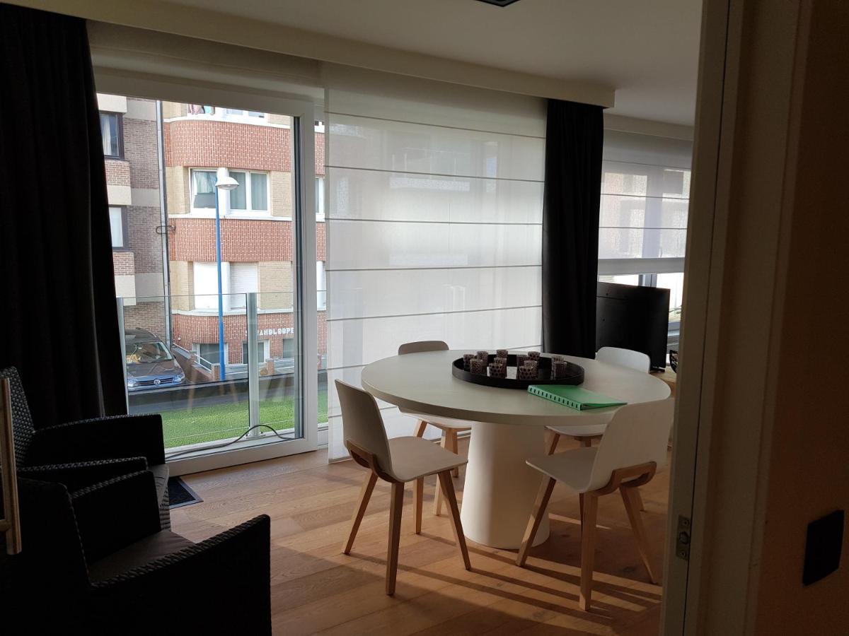 Koksijde Zeedijk La Digue 102 Appartement Met Garage - Lateraal Zeezicht Luaran gambar