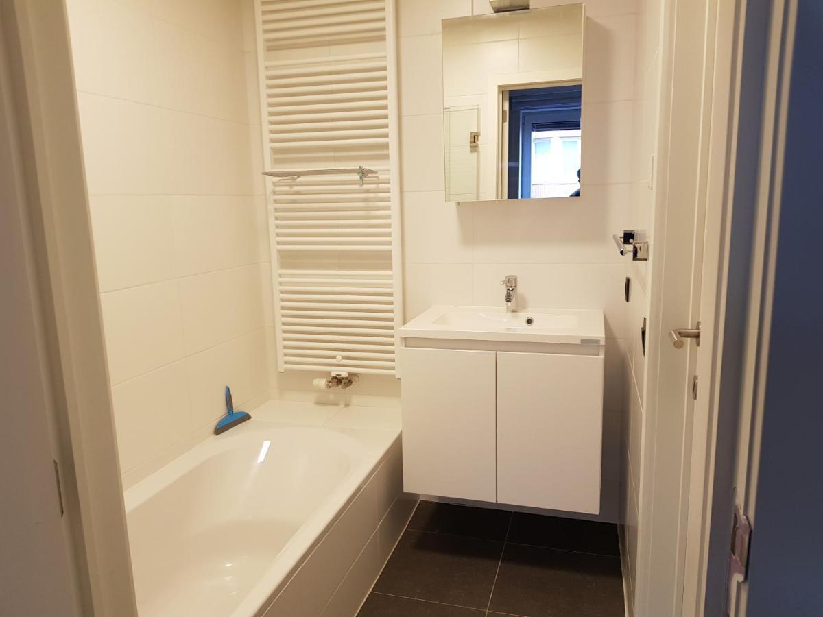 Koksijde Zeedijk La Digue 102 Appartement Met Garage - Lateraal Zeezicht Luaran gambar