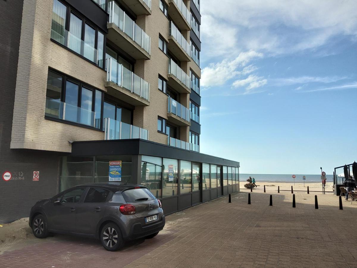 Koksijde Zeedijk La Digue 102 Appartement Met Garage - Lateraal Zeezicht Luaran gambar
