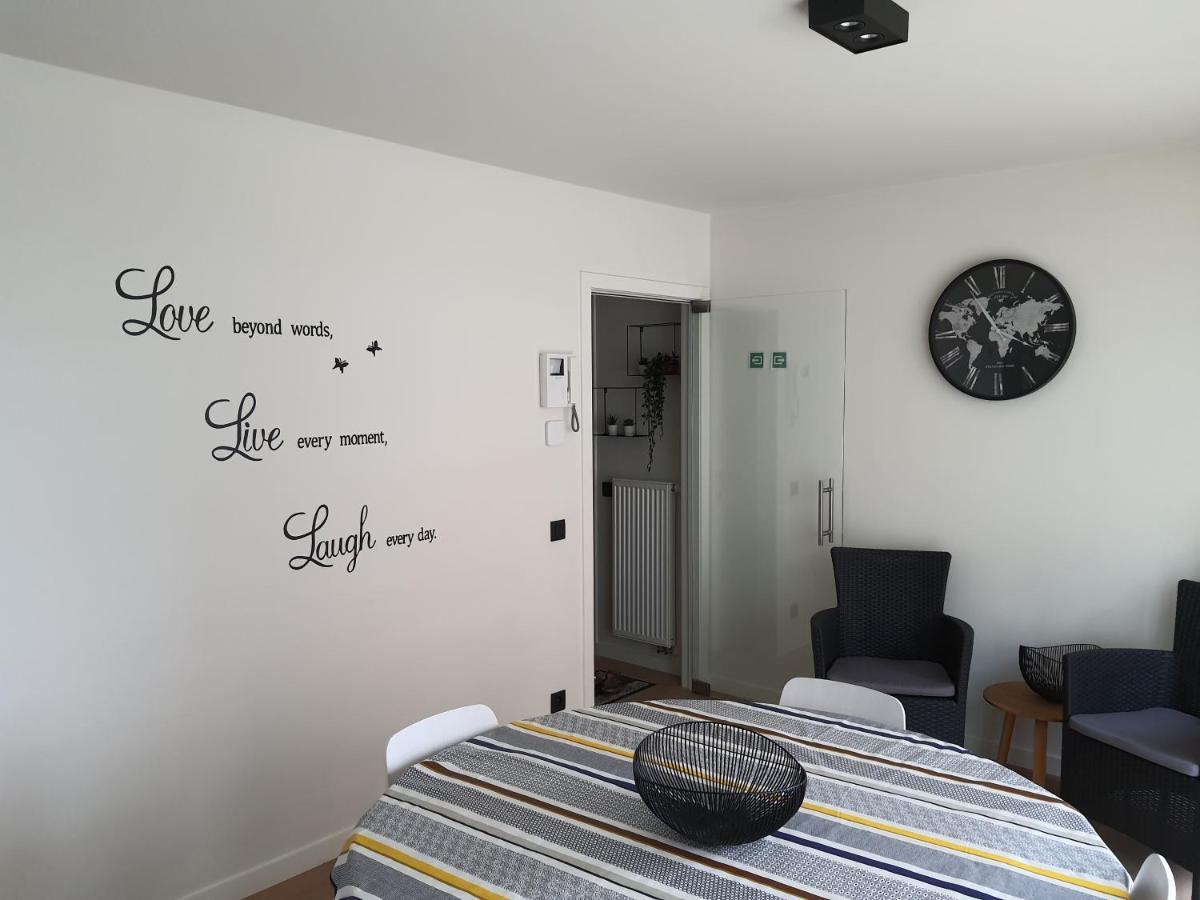 Koksijde Zeedijk La Digue 102 Appartement Met Garage - Lateraal Zeezicht Luaran gambar