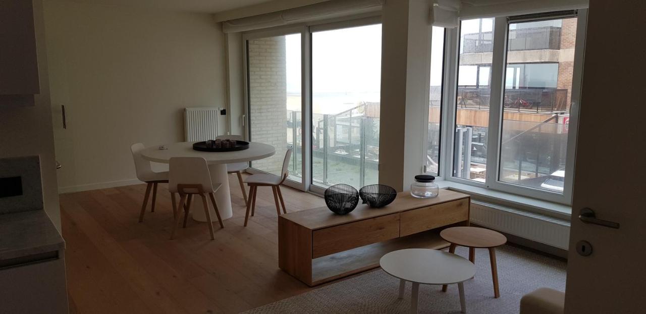 Koksijde Zeedijk La Digue 102 Appartement Met Garage - Lateraal Zeezicht Luaran gambar